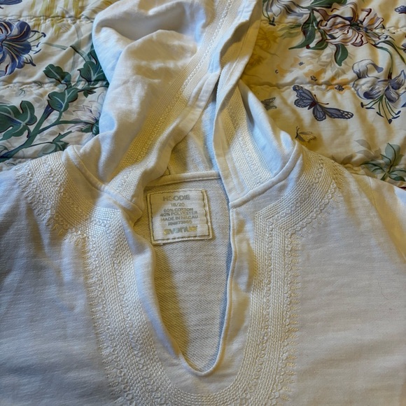 Hoodie Women Sz 19/20 White Split Neck Embroidered Hoodie 3/4 sleeves Sweatshirt - Picture 7 of 7